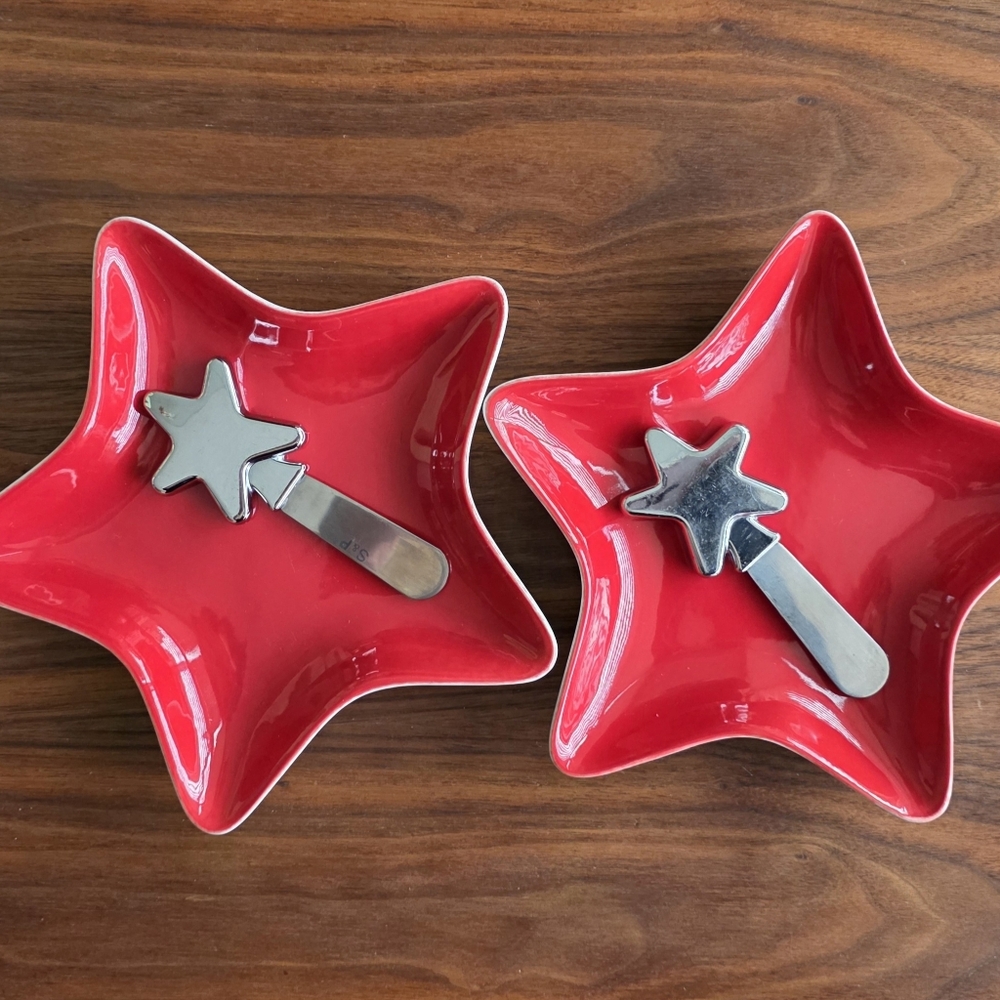 Stokes Star-Shaped Red Dishes And Serving Knives